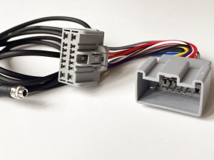 Volvo AUX adapter cable C30 S40 V50 S60 S70 C70 V70 S80 XC60 XC90 3.5mm jack input